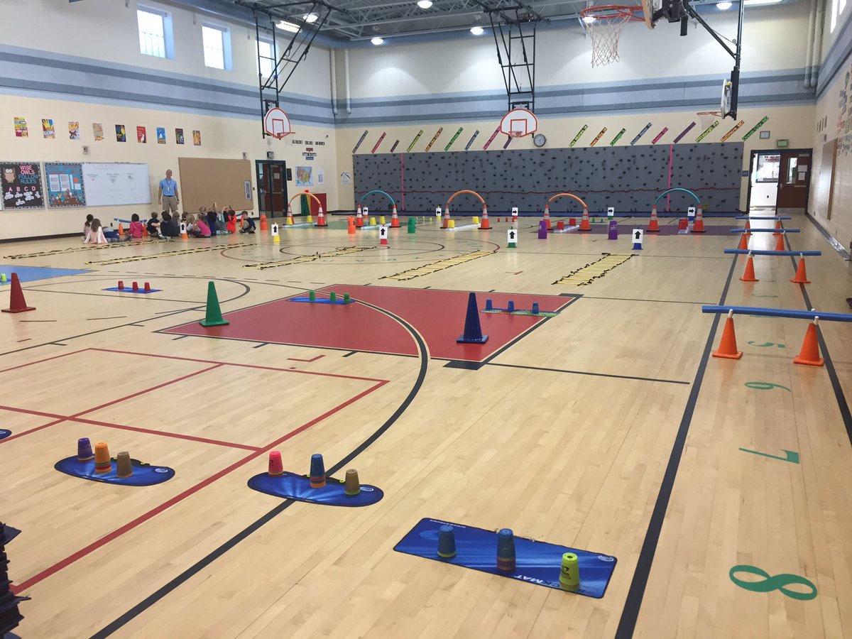 ALeRouxPETeach's tweet photo. Students incorporating fitness concepts through speed stack obstacle course!! @FolgerMacCAKrew @AACPSHPED @FolgerAACPS #AACPSAwesome https://t.co/M1uERmUkqD