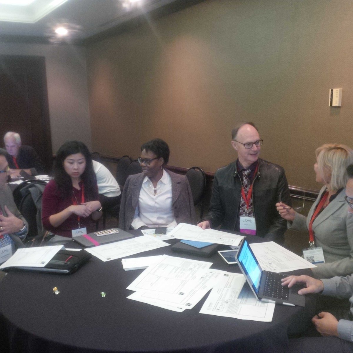 tdsb_helen's tweet image. Live hackathon at Quest Conference #MSICEdAppHack @gregpsfarrell @VickyBranco @tdsb_alison @JoeRomano @simonascala6