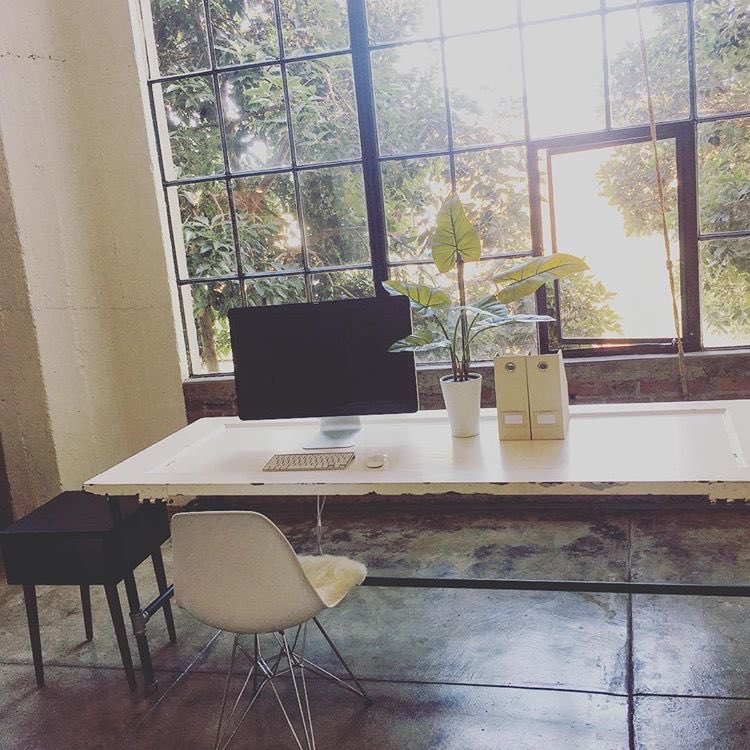 MARKstudioSF's tweet photo. Faux office space for a photoshoot 🎥 Or is it? We do both! Book your next shoot or offsite with us, we'd love to have you! #tbt #photoshoot https://t.co/Ej4onsbcDa