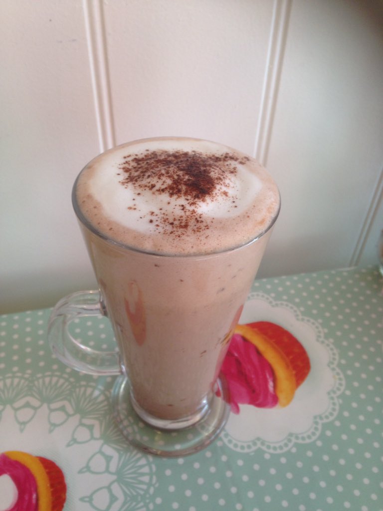 eventsfor_you's tweet photo. Help wanted donate 25p,will get a free hot drink to the homeless from cafe Mia 10a Comberton  hill Kidderminster tel 01562 229302 https://t.co/6EoifGsa6F
