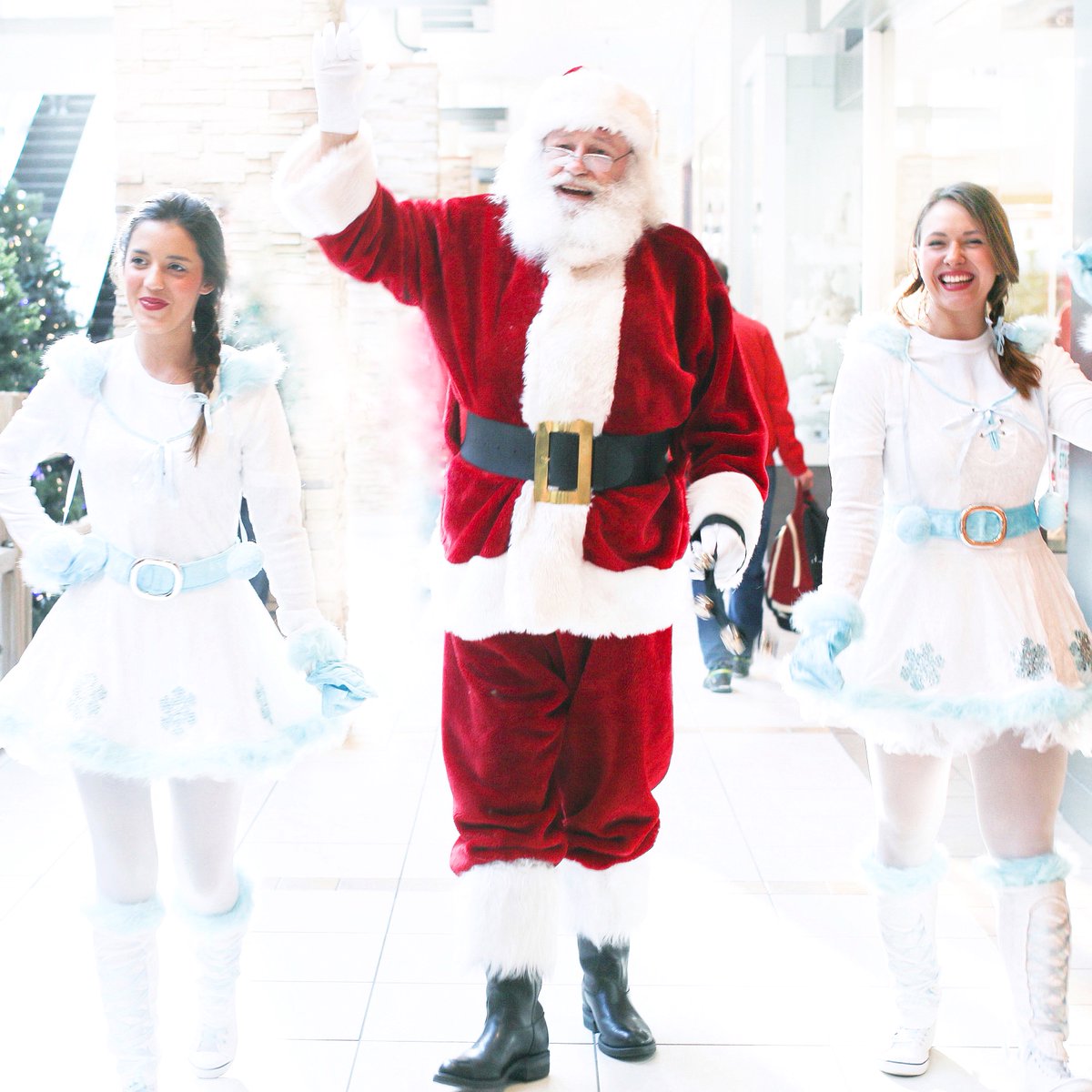 TCOLougheed's tweet photo. He's coming to town this Saturday! Start off the holiday season and welcome the big guy with us. https://t.co/CVPLu8tCtK https://t.co/0WokJhCrH7