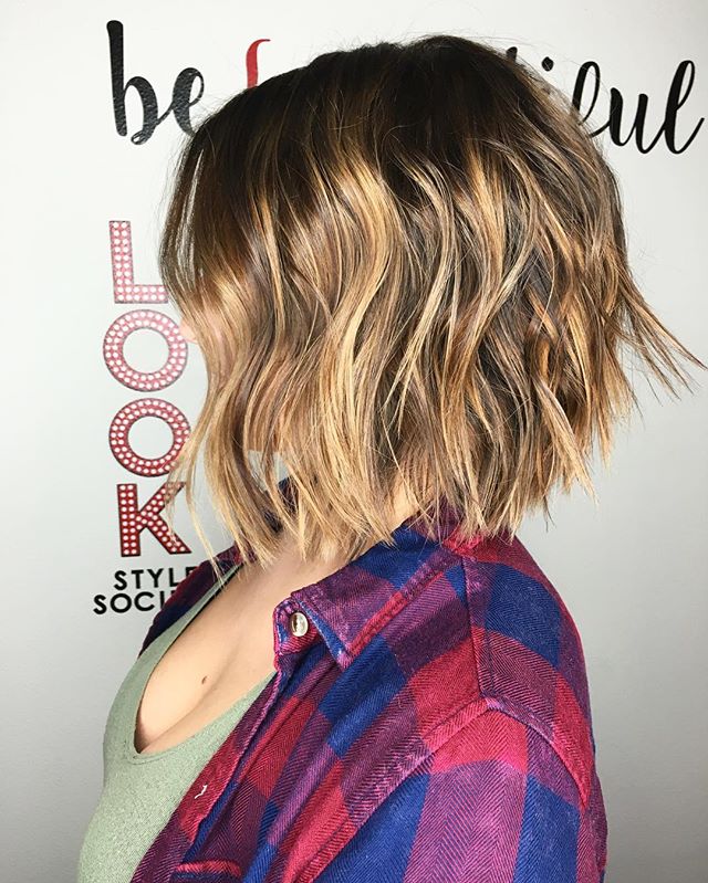 Amazing!! #Repost Sandra Sartini THE TEXTURED BOB ✂️ •• I love this client, she always is open to trying something new and fun••