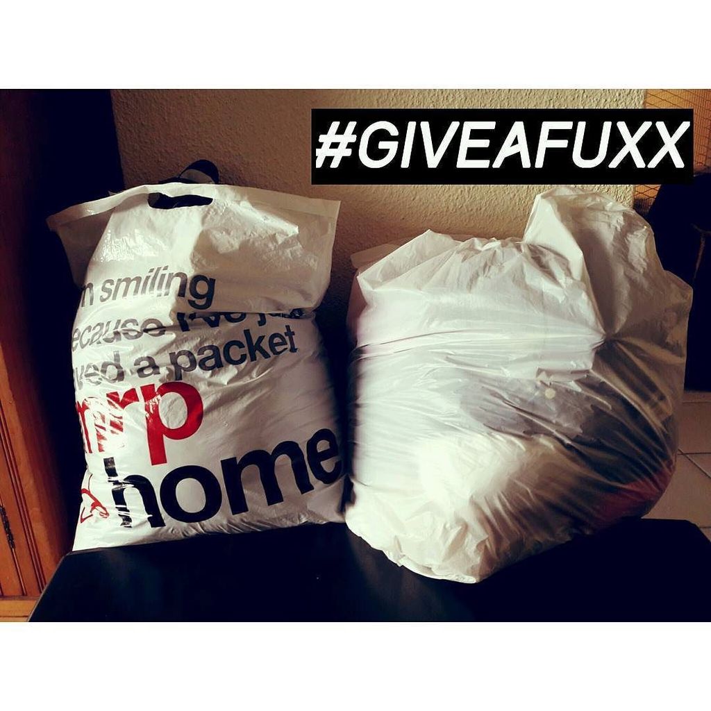 Some donations for the GIVE A FUXX live charity event, in support of the 16 Days Of Activi… ift.tt/2g2NPR0