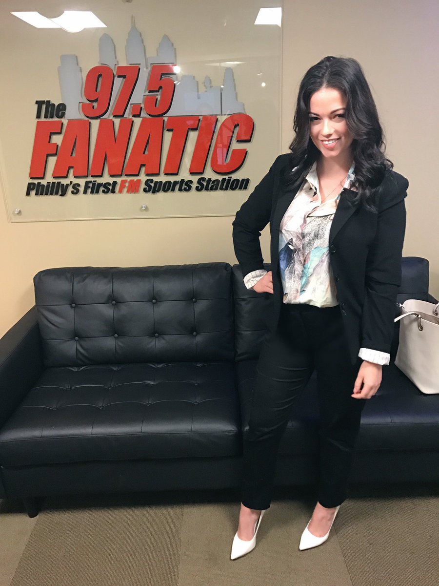 NatalieEgenolf's tweet photo. Welp, here it is folks. Thrilled to be joining the team at @975TheFanatic as an Update Anchor during @MikeMiss975 in the afternoons! https://t.co/5C3UexQpm2