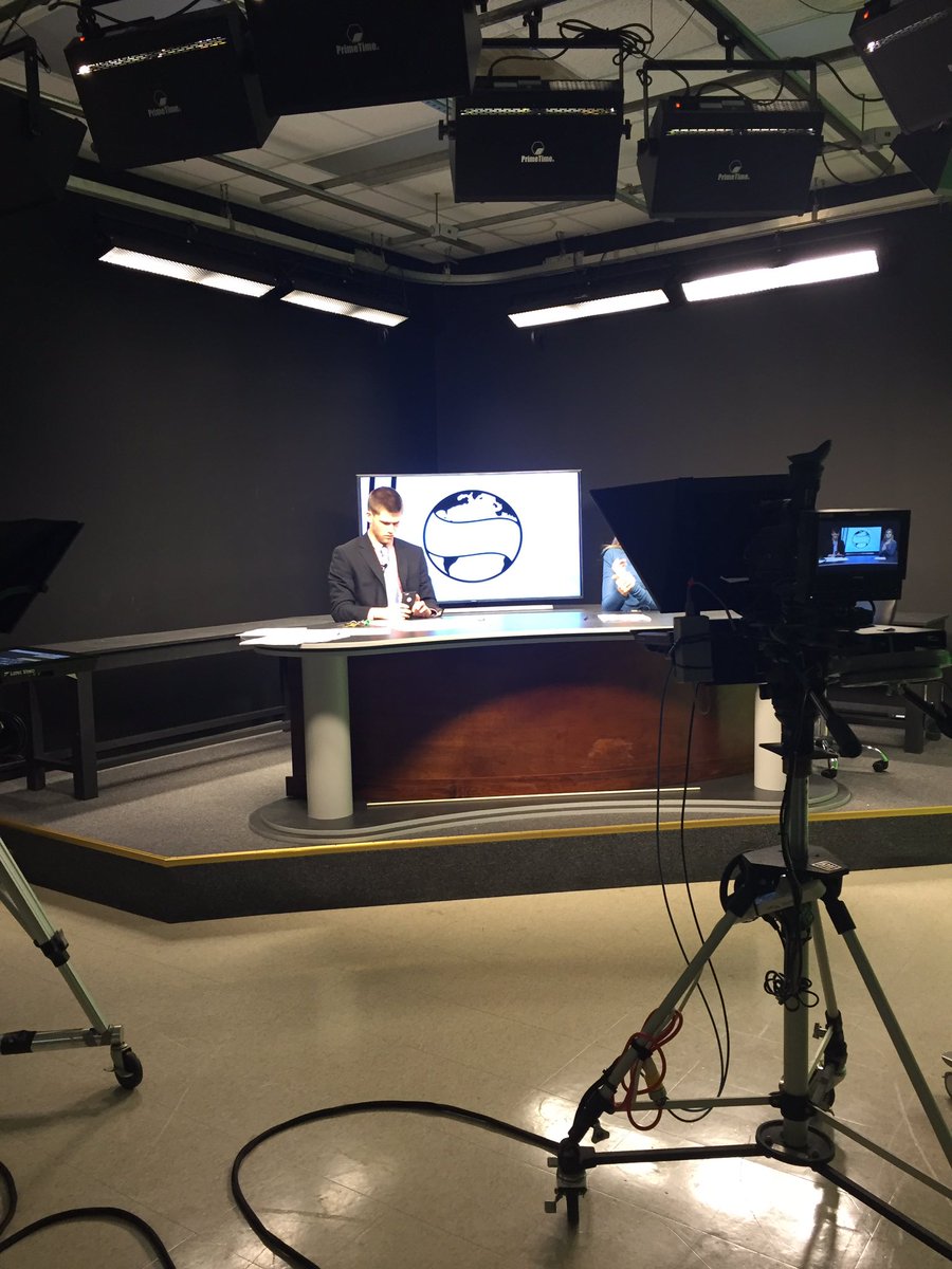 ItsKK_'s tweet photo. GC360 News goes live in just 20 minutes. With Thanksgiving just around the corner, find out what some students favorite traditions are! https://t.co/SiiE3CplHk