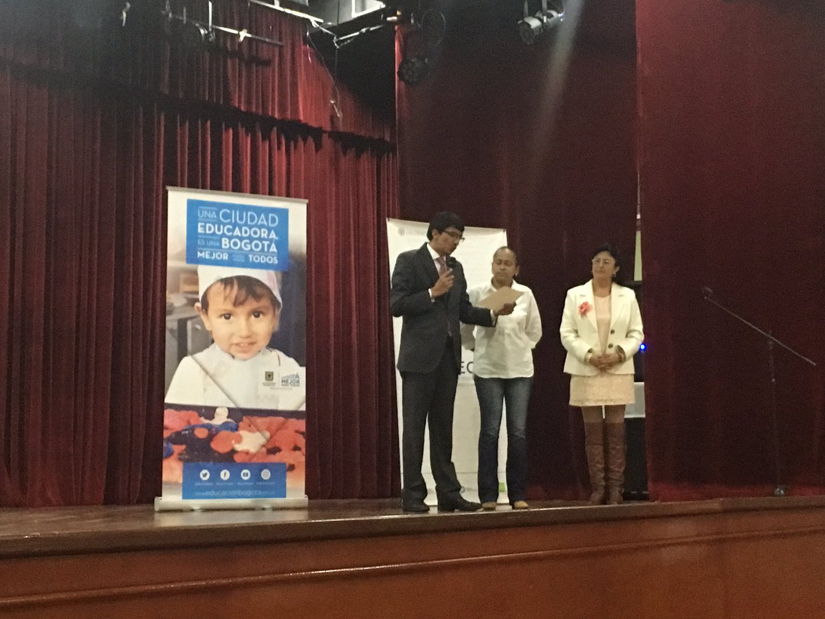 nirodrigu18's tweet photo. Reconocimiento a #TiendaEscolar #IED Heladia Mejia de @Educacionbogota por Exp exitosa #alimentaciónsaludable https://t.co/pVD7tqjumw