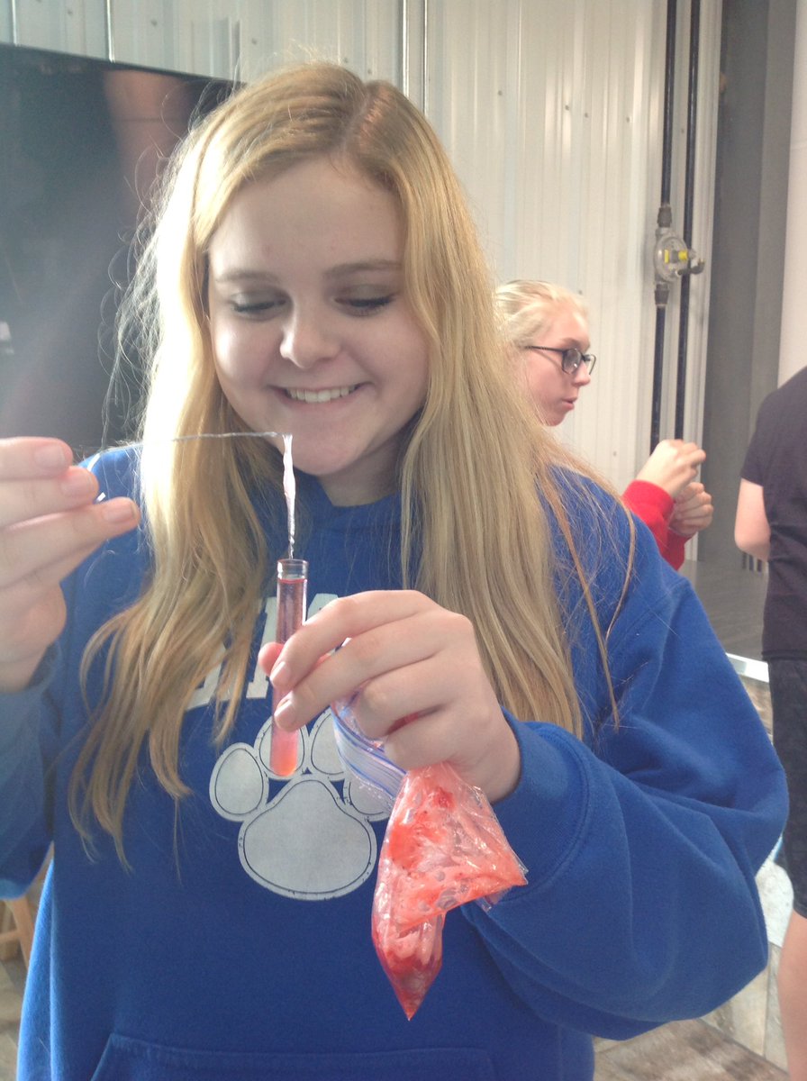 raisingne's tweet photo. Shelby/Rising City students got a glimpse of genetics in agriculture.  #science #ExtractDNA #FutureScientist. @srchuskies https://t.co/Av0urmB2iV