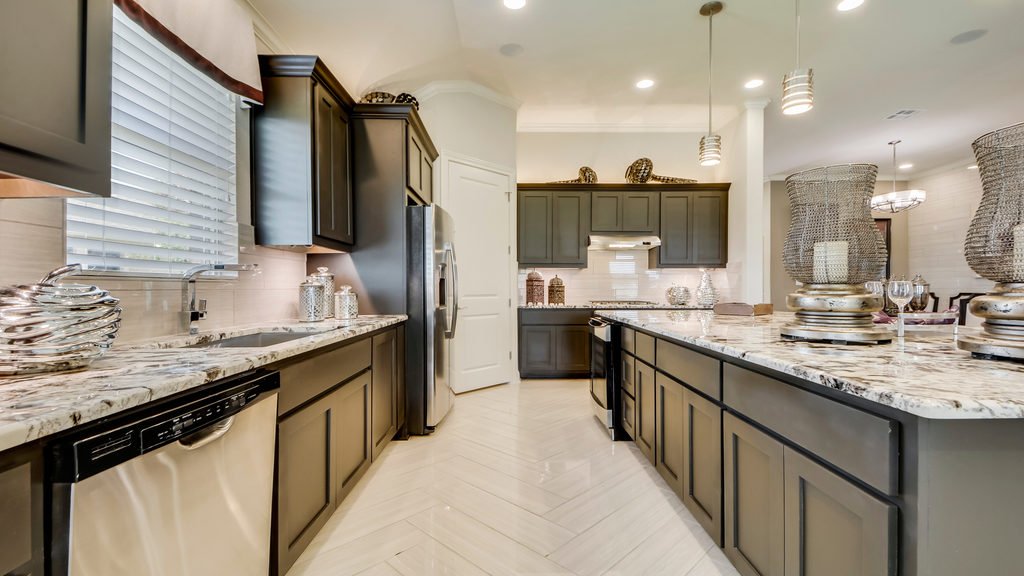 heritage55life's tweet photo. For those who love to cook, you’ll be right at home in this #spaciouskitchen with #endlesscounterspace https://t.co/EwC1B5i5Wo. https://t.co/CmxJ1Z87OX