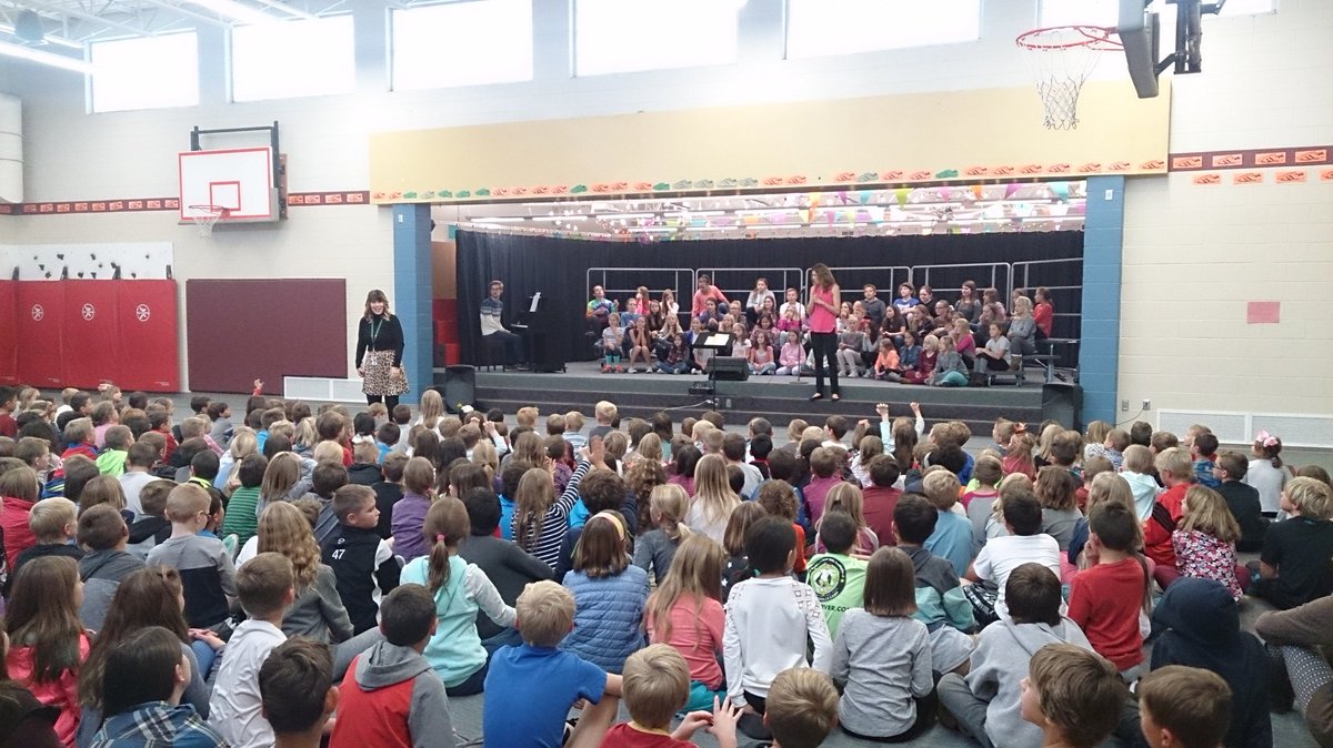 A_ZH_3's tweet photo. #thankfulDCSD can't wait to hear Stone Mountain's choir! @DCSDpd https://t.co/7rFjvEygth