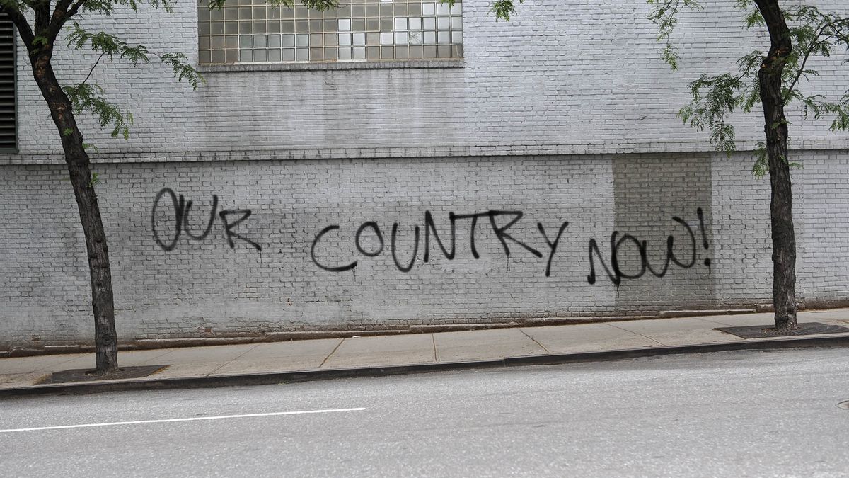 Breitbart Traffic Down As Readers Now Getting Bulk Of News Analysis From Graffiti Scrawled Across Neighborhood trib.al/YT1ELI8