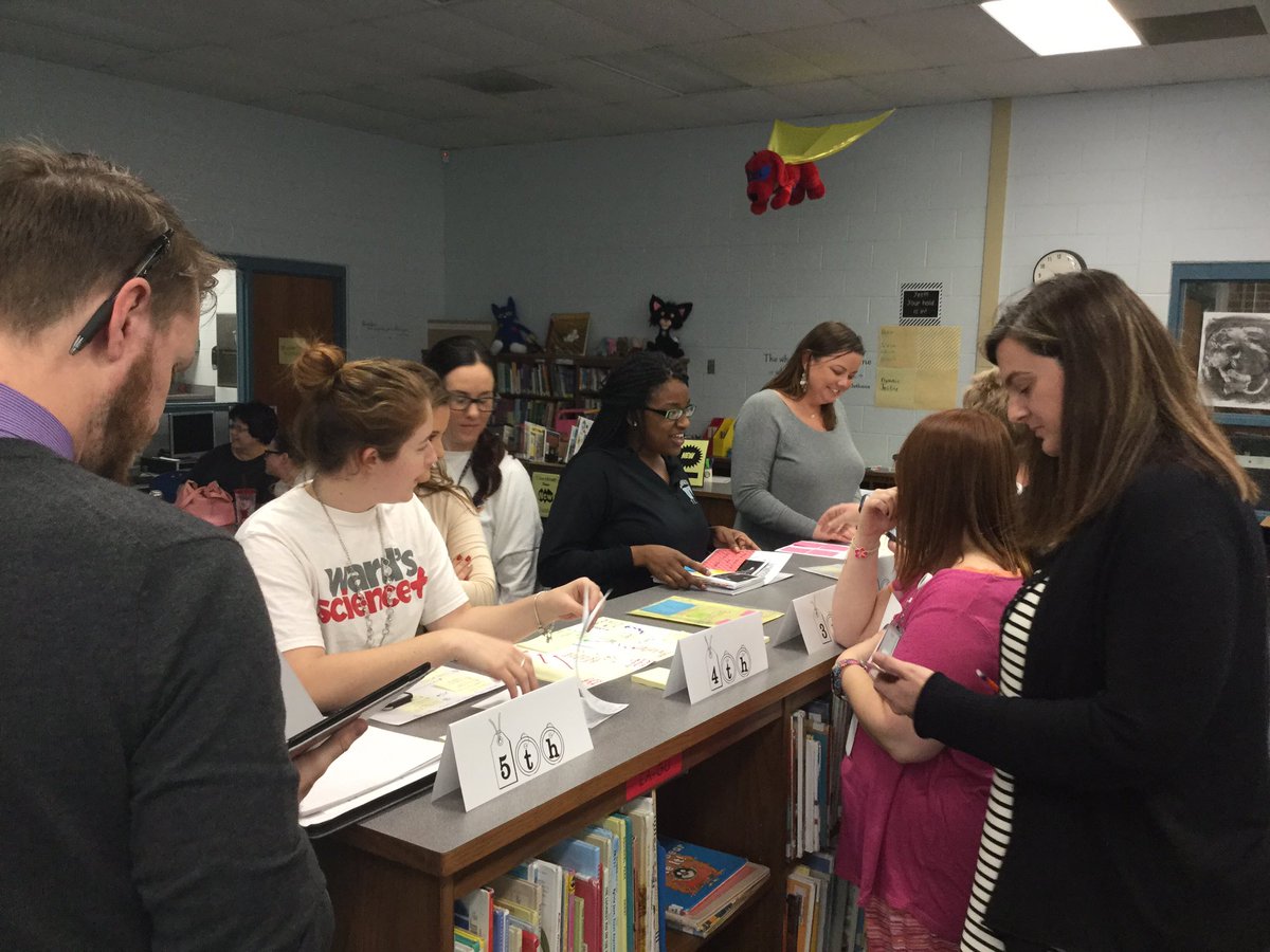 TeacherRoeder's tweet photo. Gallery Walk w/ DEMO pages @WinnwoodRocks https://t.co/oAL1axmruQ