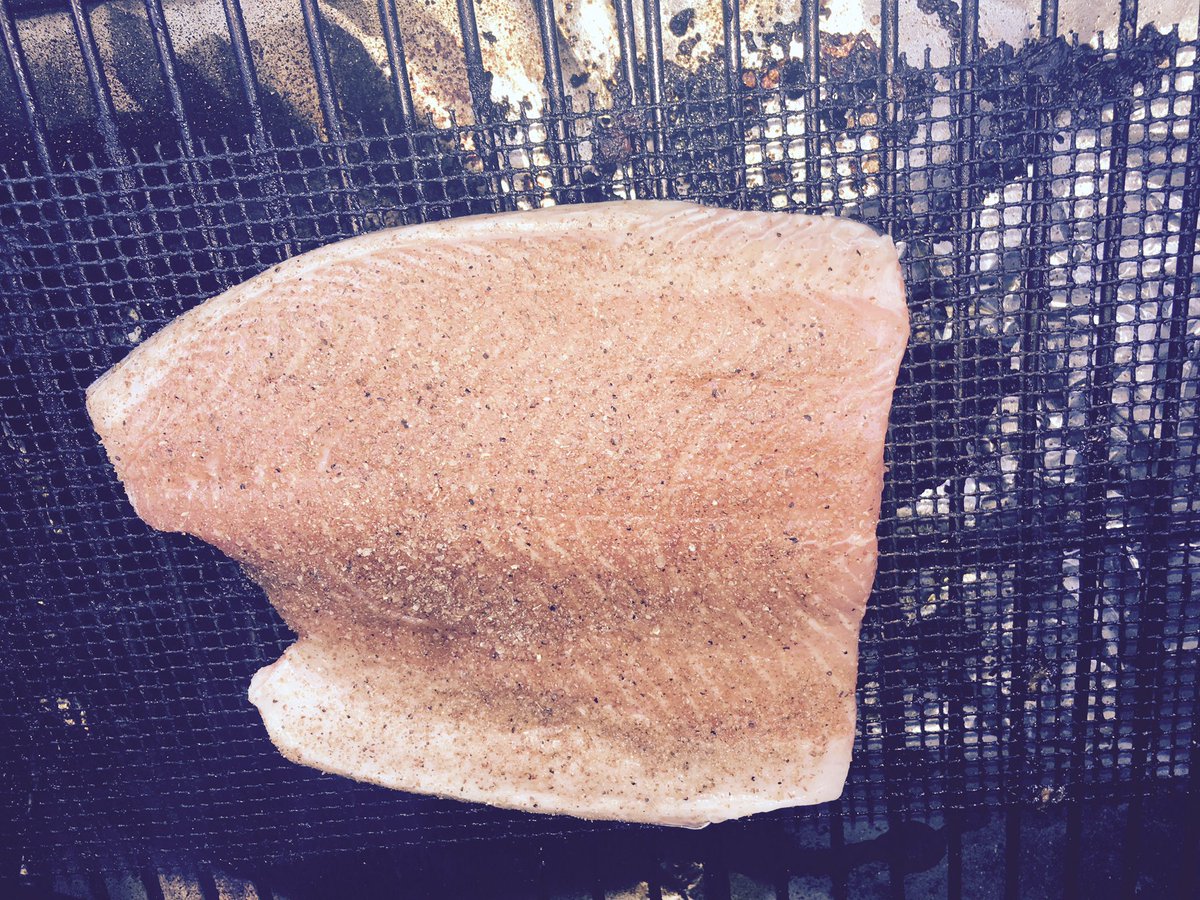 tqb1973's tweet photo. Smoked Salmon on tap for tonight. @BBQPictures @BBQPorn @GMGrills #BBQPorn #DanielBoone https://t.co/heUkx5A3Gq