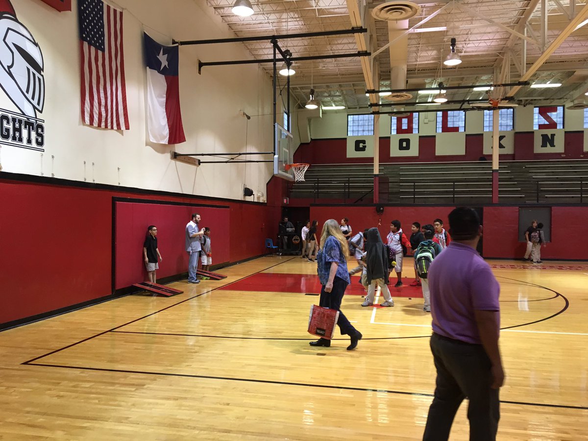 olslatonknights's tweet photo. PBIS good behavior party at OLS!  We have some amazing kids making great choices everyday!! https://t.co/nUWF1i8nGR