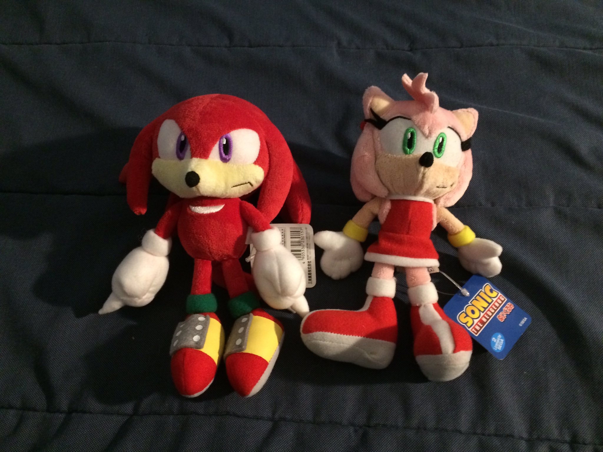 PatMac X That makes two 2007 Sanei Sonic plushes. Sonic and Tails will show up online any day now. Yeah. https t PXBFYHFPhg X