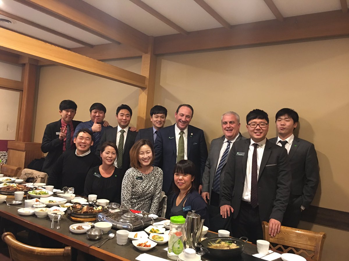 Pleasure to meeting @MauroManzi_TD and opportunities to share #KoreanBankingStrategies Thanks @BrianGervais_TD special meeting for the team!