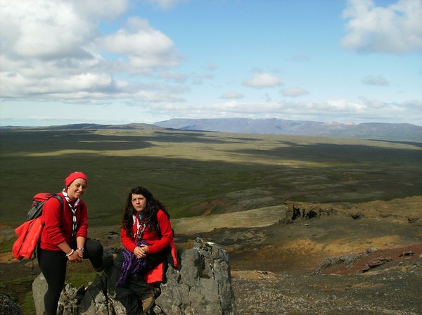 ¡En lo alto  de #MimontañaScout  en Islandia!
Cynthia con el   <a href="/GSHercules283/">Grupo Scout Hércules</a>  A Coruña, Galicia
<a href="/scout_es/">Scouts de España (ASDE)</a> <a href="/ColumbusNature/">Columbus Discover Nature</a>
