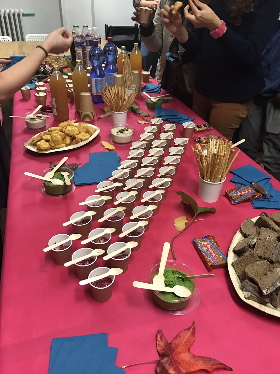 JennyAChannell's tweet image. Regional produce buffet after the final pitches! #labmeup #beyondlab #GIANT #coworkgrenoble