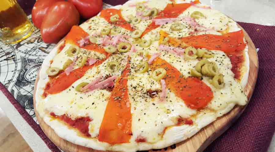 GANÁ PIZZA LIBRE PARA VOS Y TODOS TUS AMIGOS +VOUCHERS JARRAS TRAGOS A $65 PARA MAÑANA VIERNES 18!! SEGUINOS Y HACÉ RT!