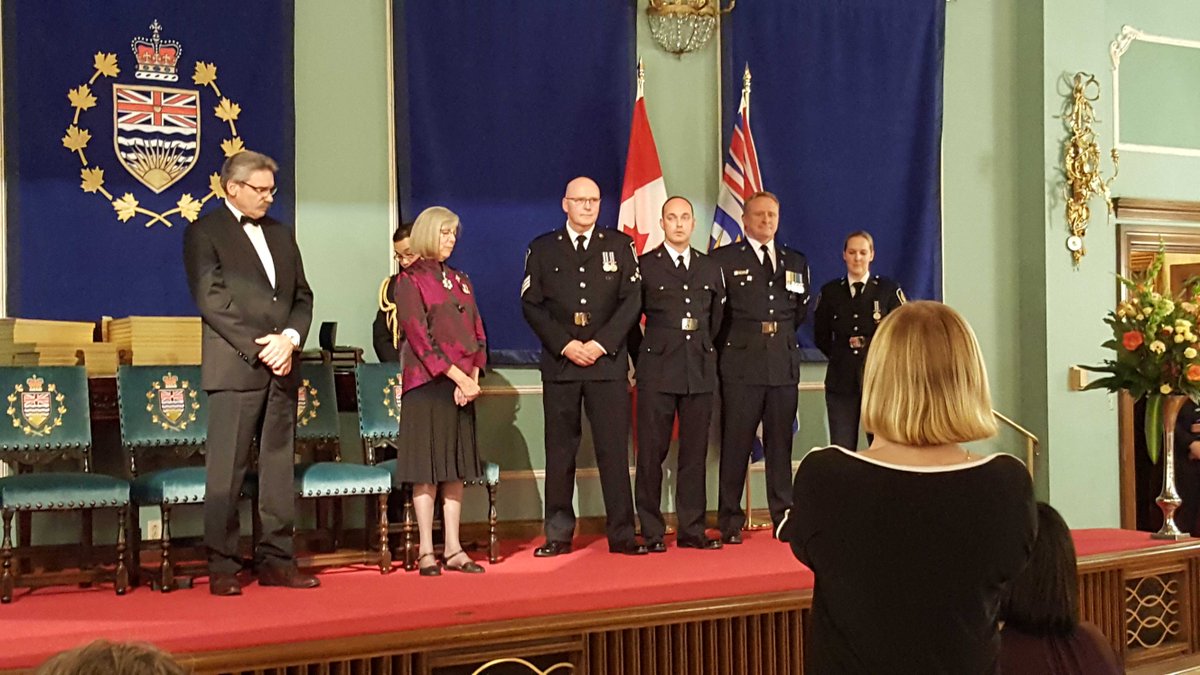 AdamPalmerRCMP's tweet image. Very proud of our 9 @VancouverPD officers receiving awards for #Valour &amp;amp; #MeritoriousService!