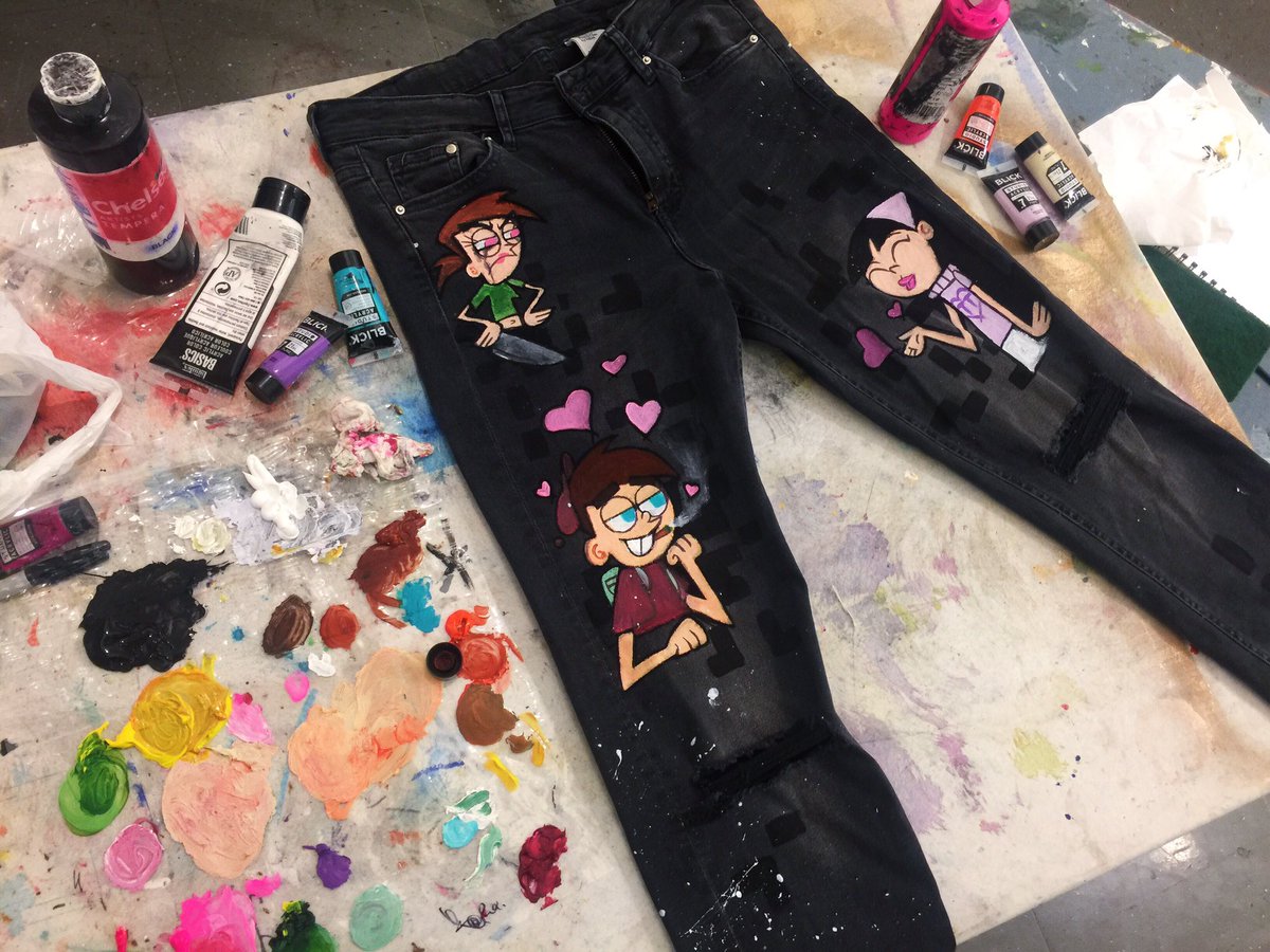 xEnoughSaidx's tweet photo. just finished painting this pair of jeans 🤘🏽💕 https://t.co/BSU0JLBkbH