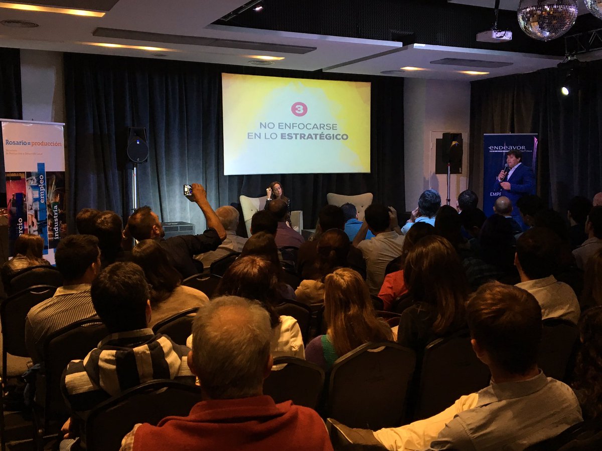 DesarrolloRos's tweet photo. Gabriel Fernandez, dueño de un emprendimiento que hoy es una gran empresa #AFGingeniería inspira con su historia de #superación #SER2016 https://t.co/5325W57C9E