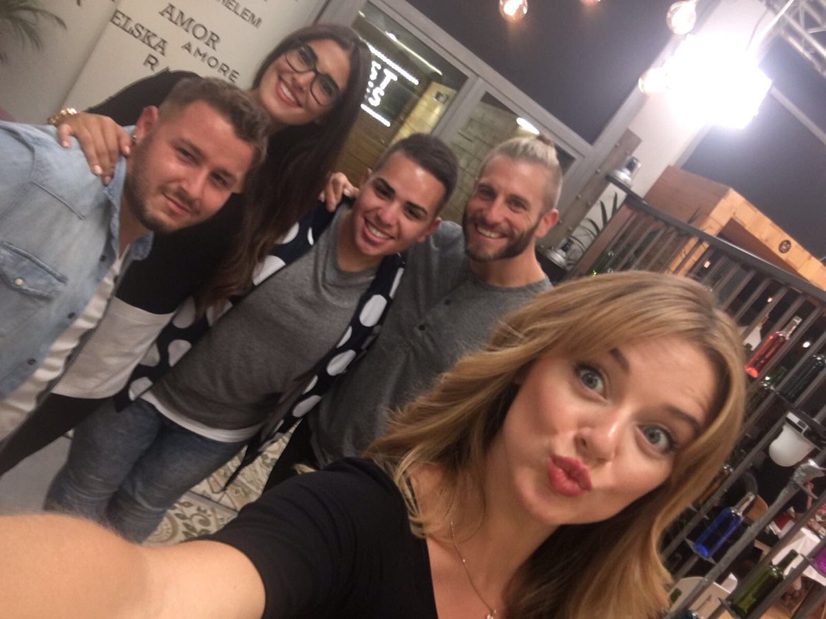 martinreylopez's tweet photo. #firstdates185 @firstdates_tv https://t.co/DOERXrvvMP