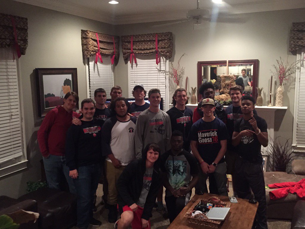 rblackstonbhp's tweet photo. BHP football - senior cook out. Awesome group of young men. https://t.co/YjqLUk5mHt