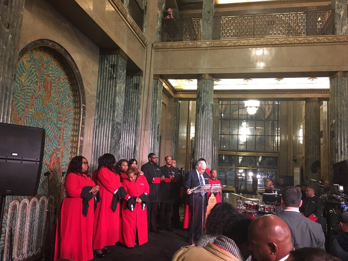olgasstella's tweet photo. Fisher Building relaunch! Love Peter Cummings, Dietrich Knoer @EverardFindlay and their vision! #theBeaconProject #cityofdesign https://t.co/slwVe2zUUa