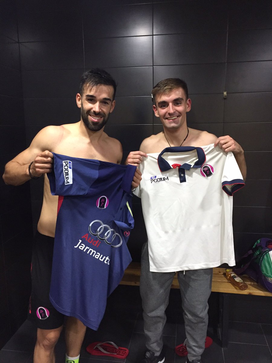 Lo q faltaba...ahora que toma <a href="/justpodium/">justpodium</a>...Julio Sierra,con solo 17 años, se hace un hueco entre los mejores del circuito Open <a href="/FMP_Padel/">FMP Federación Madrileña de Pádel</a>.