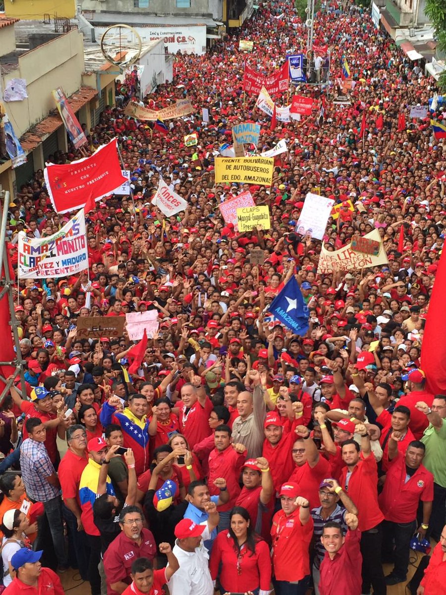 Lo de Amazonas hoy fue impresionante, nuestro querido Pueblo salió a la calle a defender la revolución, unidos en victoria Chavista