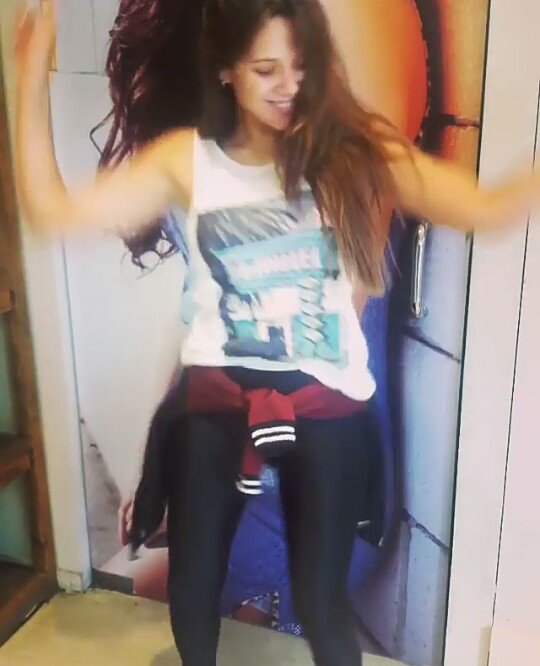 BarbiV_Fans's tweet photo. BAR Y MAXI LE PONEN ZUMBA A SM https://t.co/StLPpl9o3K
