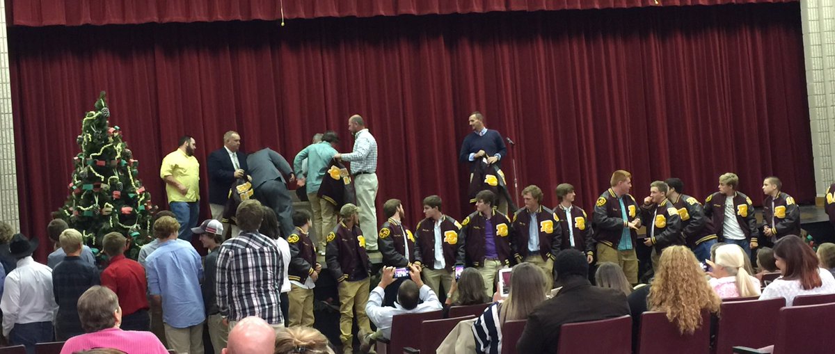 JanIHarris's tweet image. Letterman Jacket Ceremony. Now. @DiscoverDade @DadeCoHigh @DadeFootball #CoachWarren