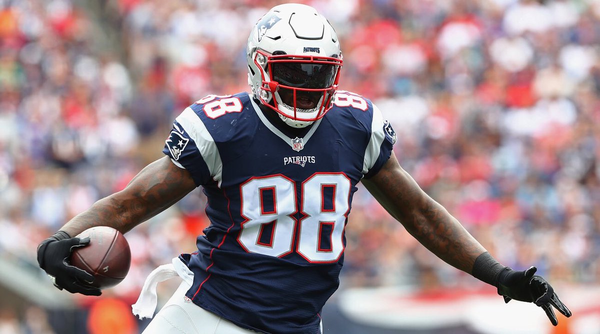 Best NFL TE
•Elite 8•

RT for Rob Gronkowski
FAV for Martellus Bennett