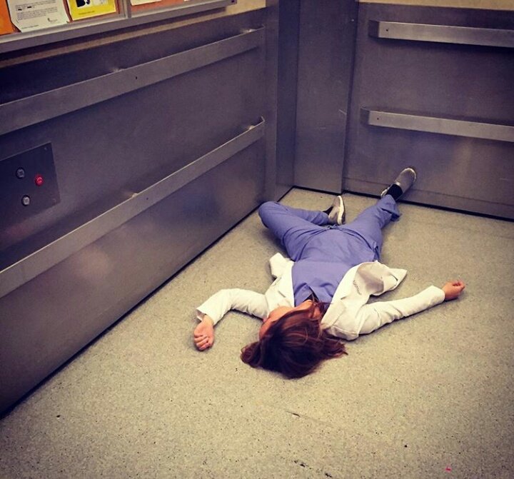 viperiguete's tweet photo. eu depois de ler os spoilers de #GreysAnatomy https://t.co/kIJ4qkfDIs