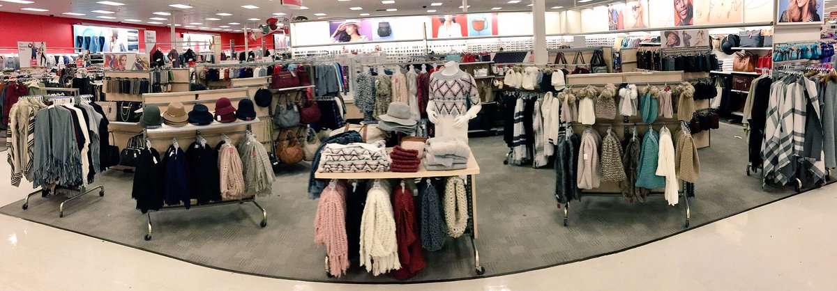ChristinaM366's tweet photo. Welcome to our Lynnwood Boutique ❤️💁🏼👠👜👛 #BASICS @BethGates23 @LisaSherland @tinocritualo https://t.co/7npT0wQ3jF
