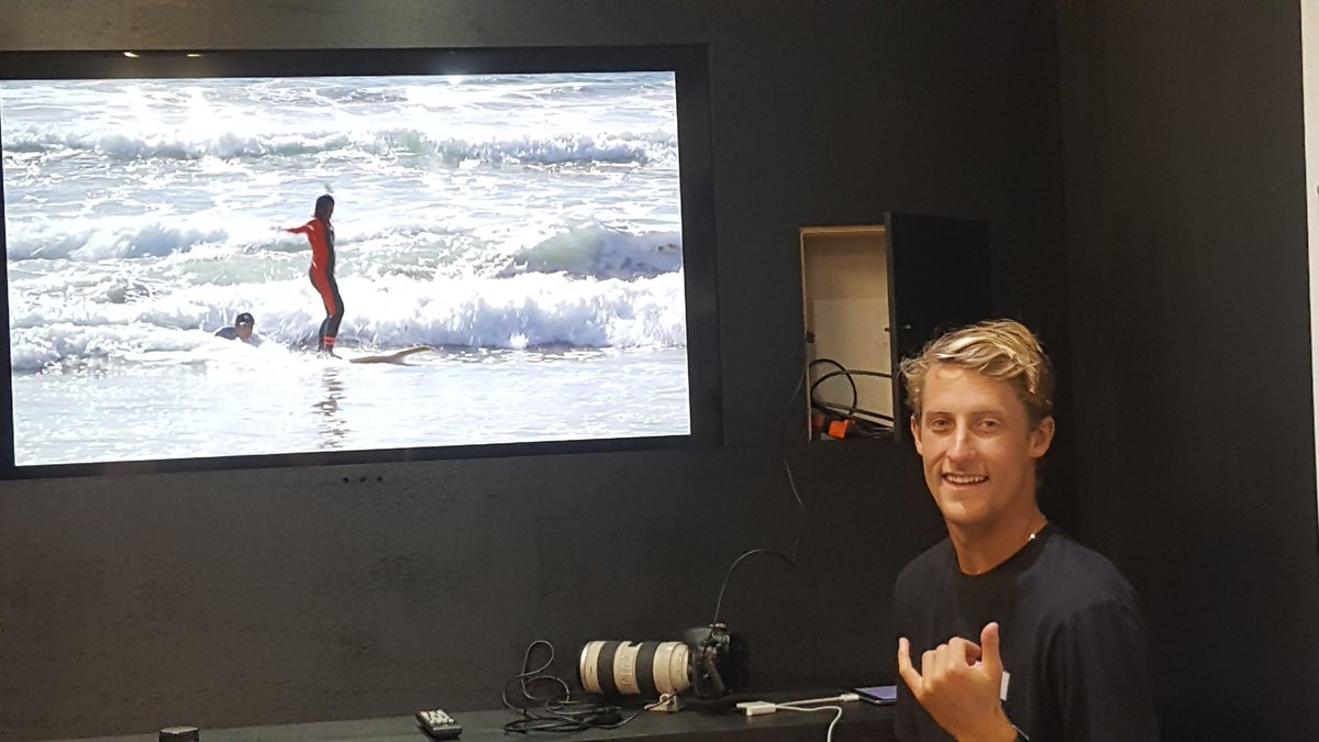 leahbergman's tweet photo. In the #Hurley van showing us how to improve our #surfing #ishouldstayonland #addictedtosurfing @Fender #hurleyssurfclub https://t.co/TZHECViFBN