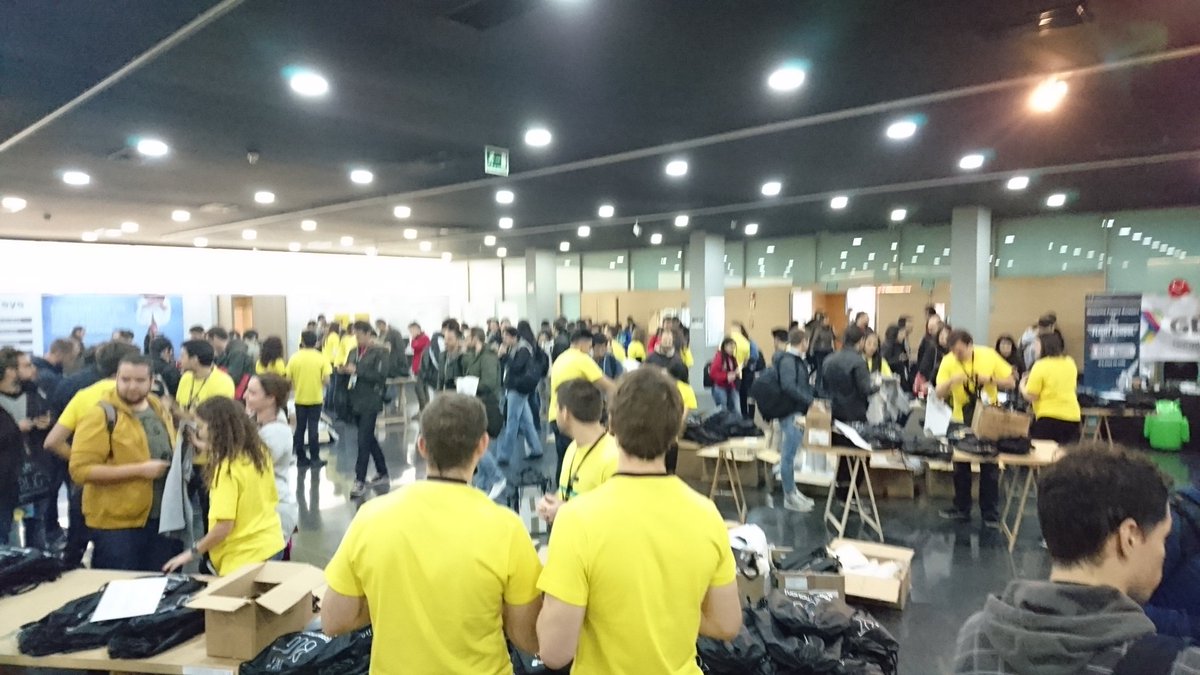antoniodfr's tweet photo. Ya estamos arrancando #Codemotion16! Pásate por el stand de @atSistemas a conocernos https://t.co/STj8FCQICI