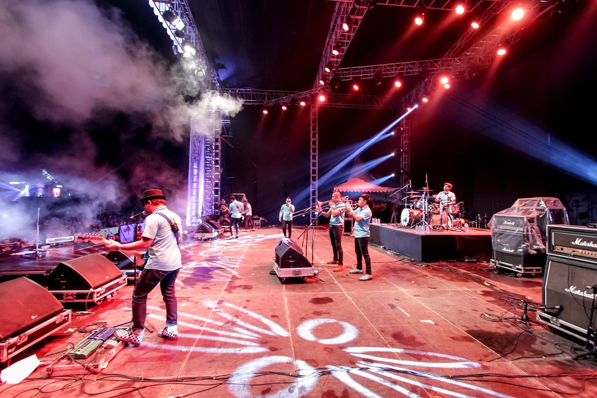 NadaPromotama's tweet photo. #Trowback @TipexBand at #MB2015
.
.
#ProjamMariBerdanska
#projam
#ProjamMB2016
#MB2016
#MariBerdanska2016 https://t.co/REwylHFSyI