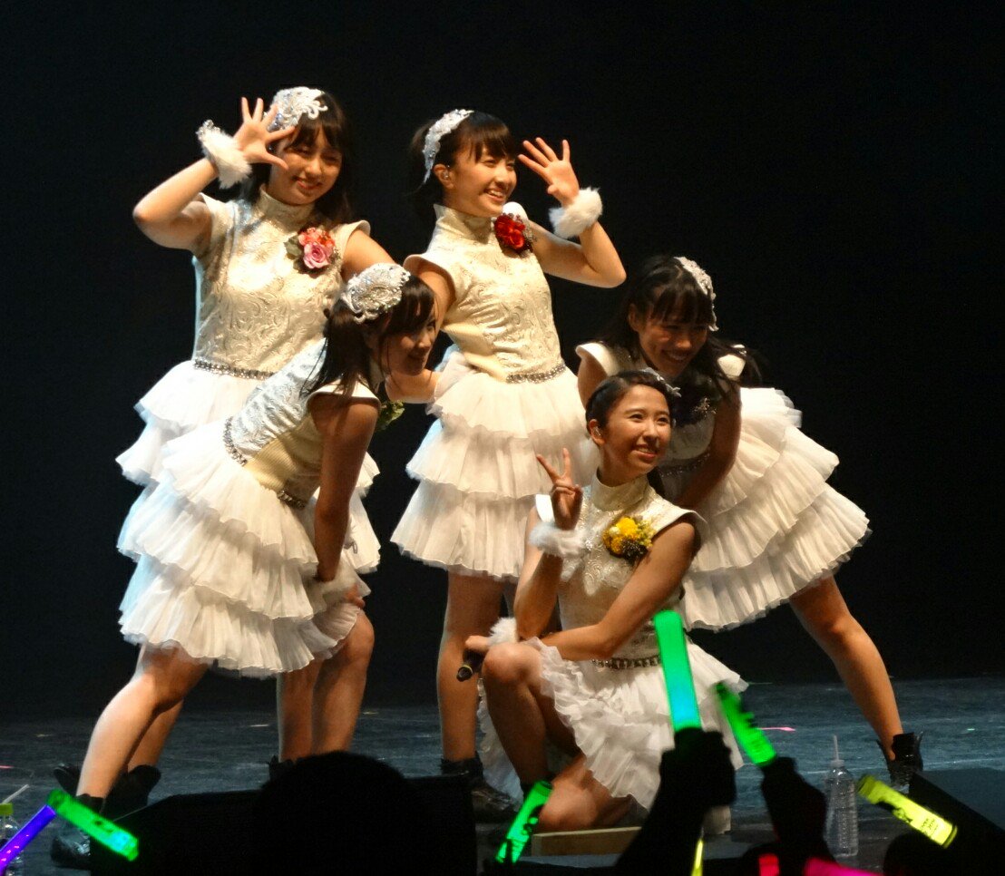 KingJetJaguar's tweet photo. #MomoiroCloverZ in #LosAngeles at the #Wiltern!  #Momoclo #MomocloZ #KFA https://t.co/FlPr7UrTNW