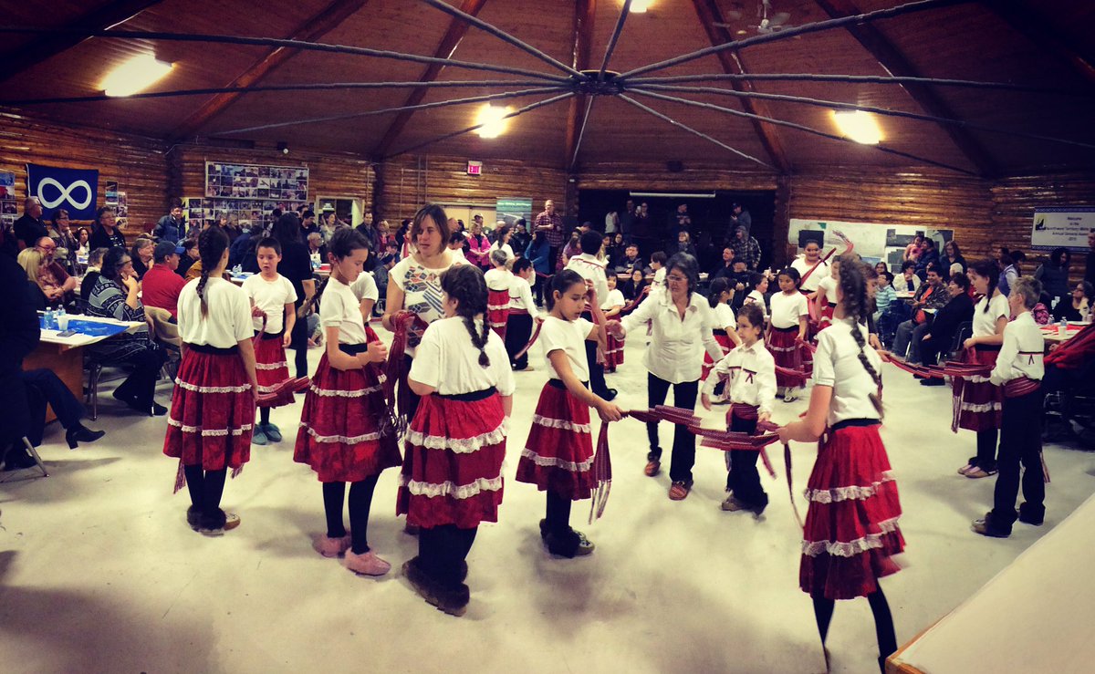 DeneLegalEagle's tweet image. Having a time celebrating our Metis relations! #Jigging #Fiddling #CommunityLove
❤️💃🏽