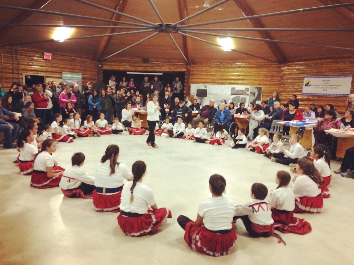 DeneLegalEagle's tweet image. Having a time celebrating our Metis relations! #Jigging #Fiddling #CommunityLove
❤️💃🏽