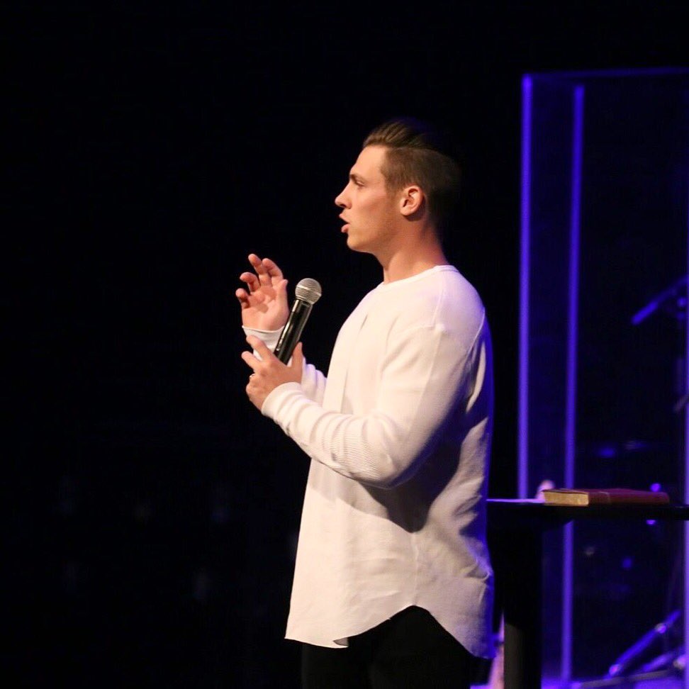 HighlandsAL's tweet photo. "What you turn to will determine the outcome of your situation." - Pastor @Dwillhodges #ONEbham https://t.co/Z6IRTcIIui