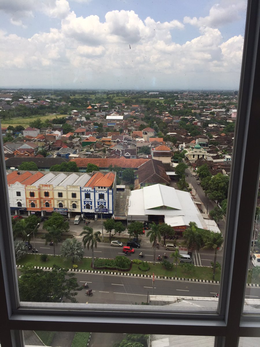 imade_ajuz's tweet photo. Naek tangga ke lt.14 itu sesuatu yah @ocdjp #fkoc2016 https://t.co/MS0b6QPP3m
