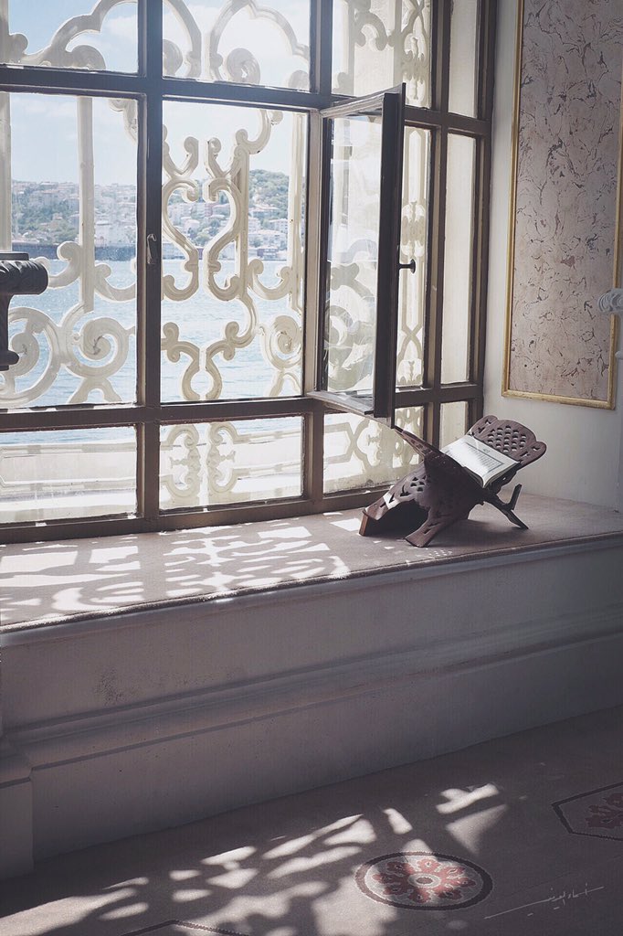 صَلُّوا على بدر التمام ..
        شفيع الخلق يوم الزحام

مَن أكثر الصلاة على النبي ﷺ 

شَرَح الله صدره وغفر ذنبه وكفاه هَمّهُ 

#يوم_الجمعه