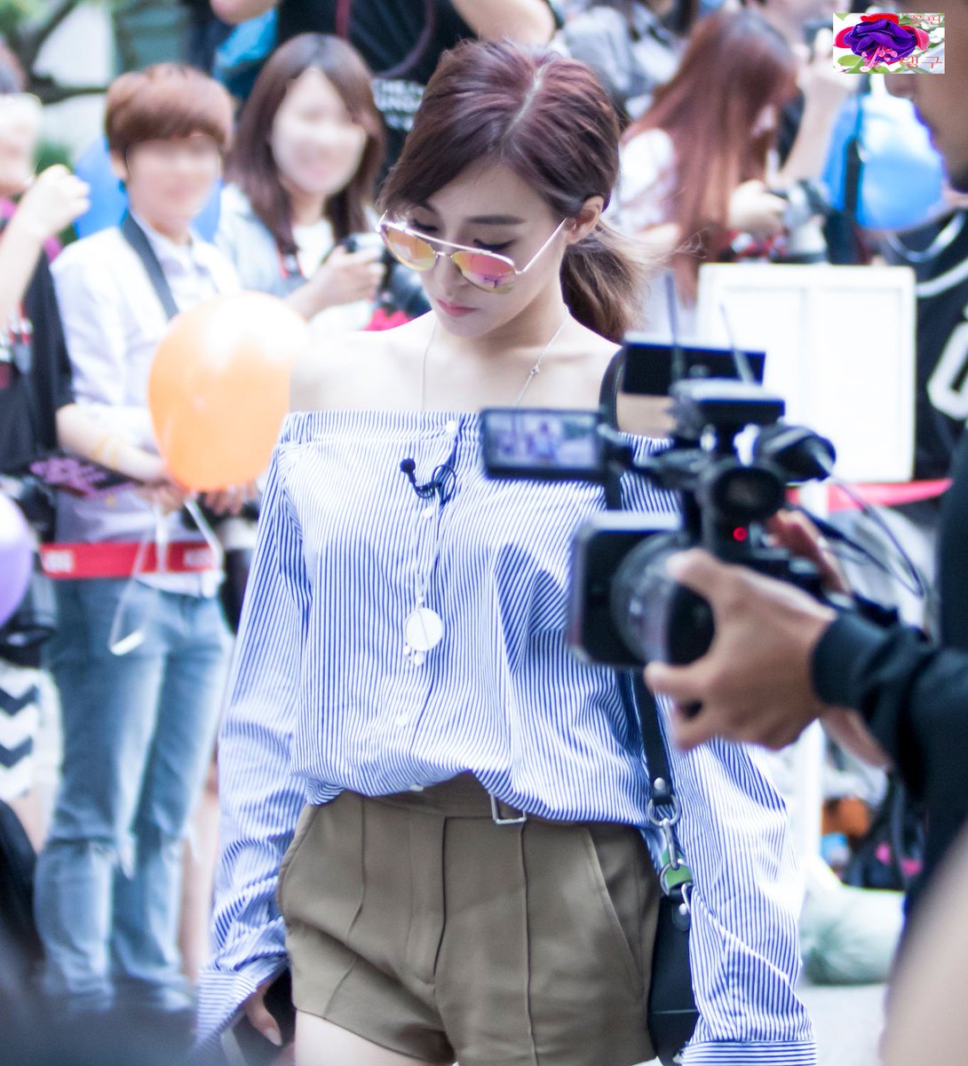 [PIC][01-07-2016]Tiffany xuất hiện tại tòa nhà KBS để quảng bá cho "SHUT UP" - Page 2 CxhmRSaXUAArRHy