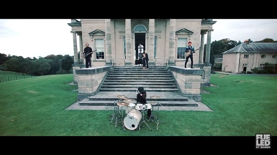 MV Bedroom Warfare youtu.be/a0mnMzAAv7Q Slh stu song dlm Album "Ambitions"<a href="/oneokrockworld/">ONE OK ROCK WORLD!</a> <a href="/ONEOKROCK_INDO/">ONEOKROCK INDONESIA</a> kakkoi!@ONEOKROCK_japan