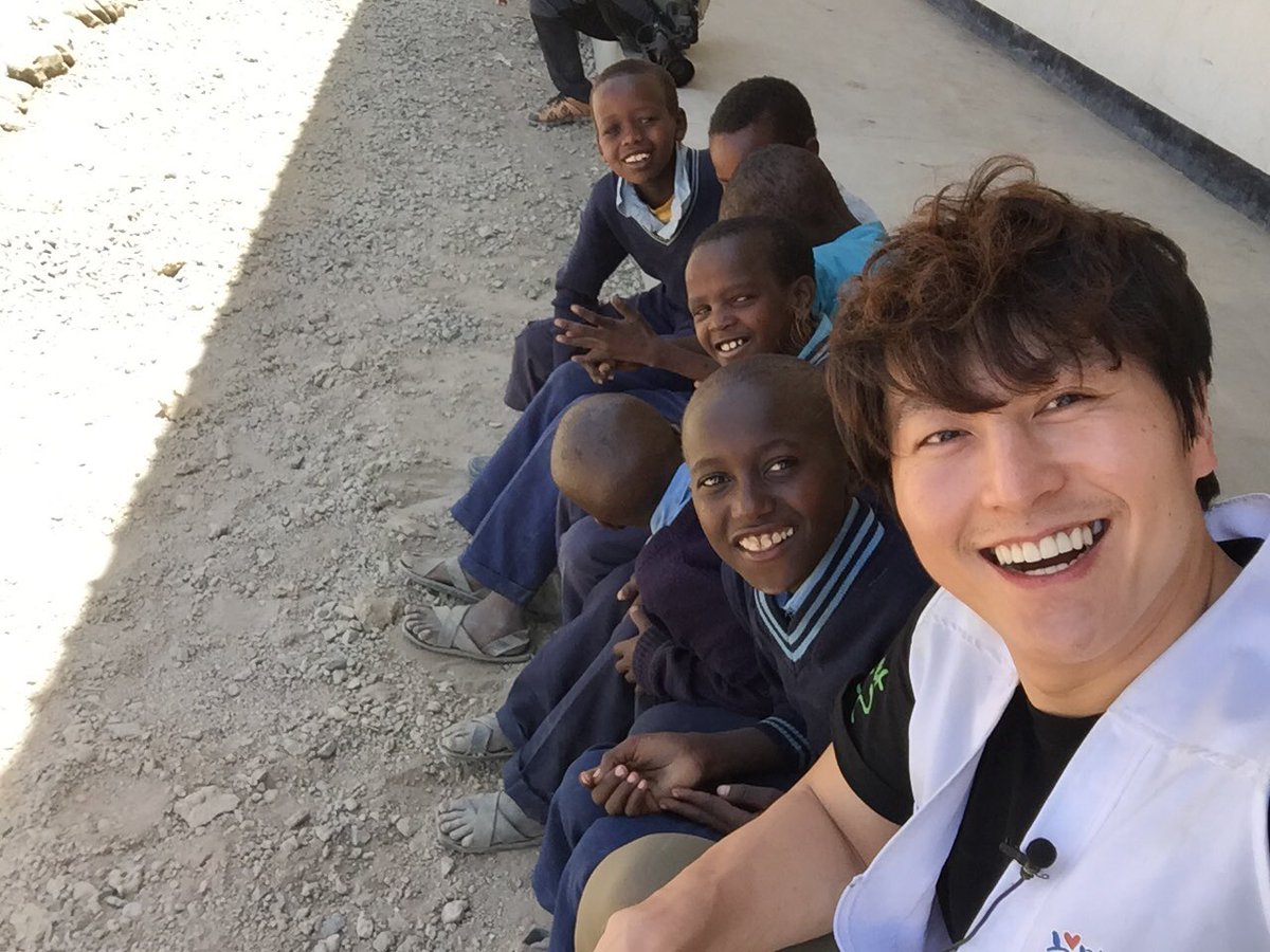 태어나서 6년정도의 교육 현실적으로 이들이 평생 받을수 있는 교육의 전부입니다. 여러분의 후원이 아이들을 중학교에 보낼수 있습니다. 새로운 희망은   여러분의 도움으로 보태지는 그 교육에서부서 시작됩니다. 1577-0029로 많은 전화 부탁드립니다