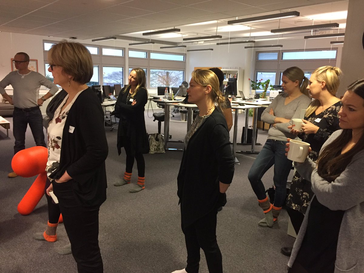 anupelto's tweet photo. Aikuisetkin kuulolla, kun kerromme lapsille mitä @CceaChange tekee #lapsimukaantöihinpäivä https://t.co/RAFU7ztALn