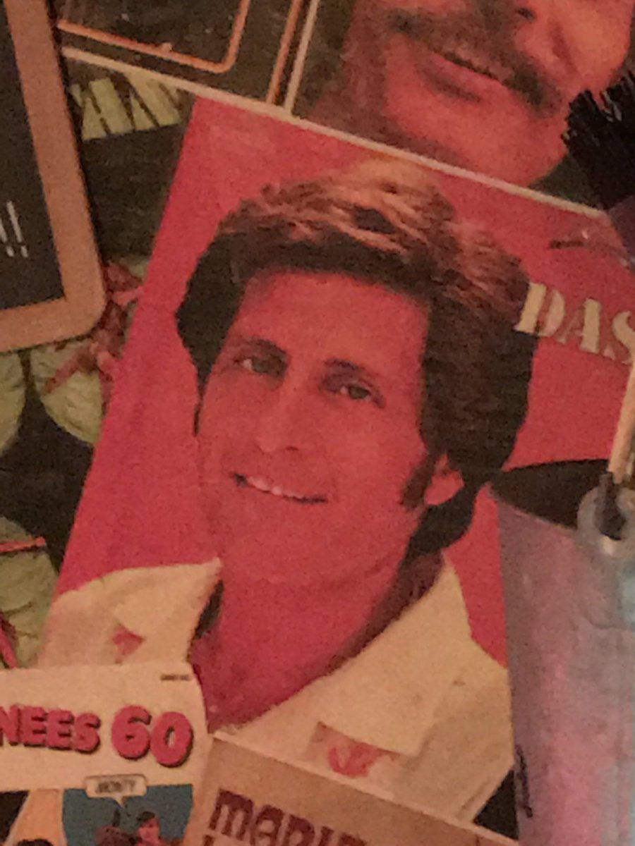 fvimond's tweet image. #Macron c'est carrément #JoeDassin moins la moumoute ! 😂😂