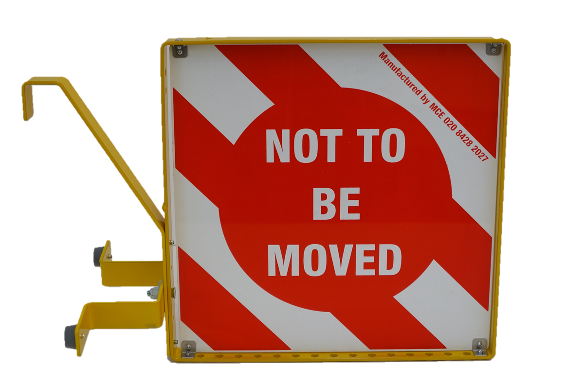 Railwaysafety's tweet photo. MCE 802 (056/138011) A standard hook on “NOT TO BE MOVED” sign. Ideally suited for situations where a lamp is not required. https://t.co/pPjuui3LQw